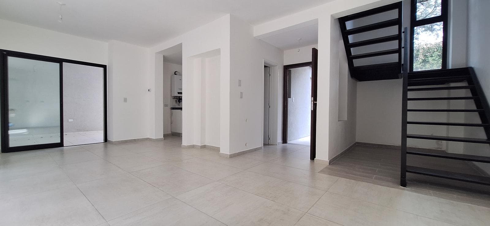 3-BEDROOM DUPLEX FOR RENT AT HOUSINH REAL, CAJAL, ARGÜELLO NEIGHBORHOOD