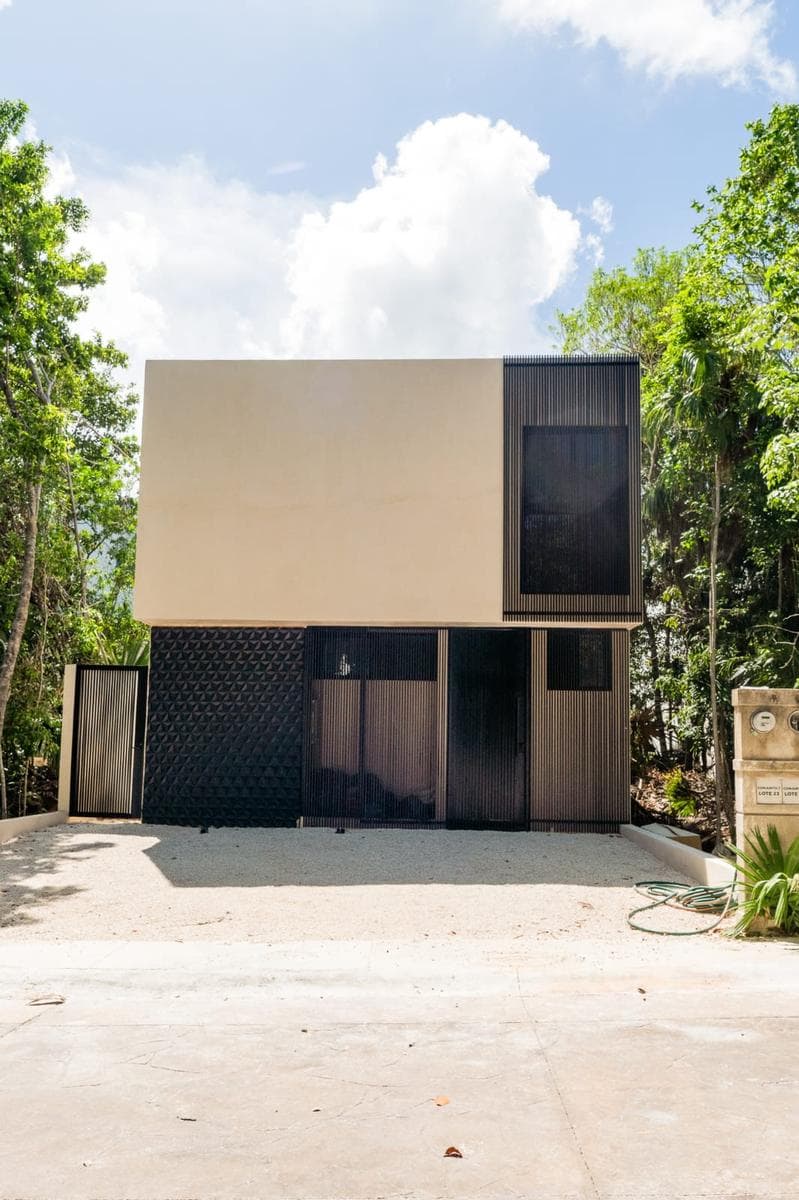 3-BEDROOM HOUSE FOR SALE IN PUERTO MORELOS