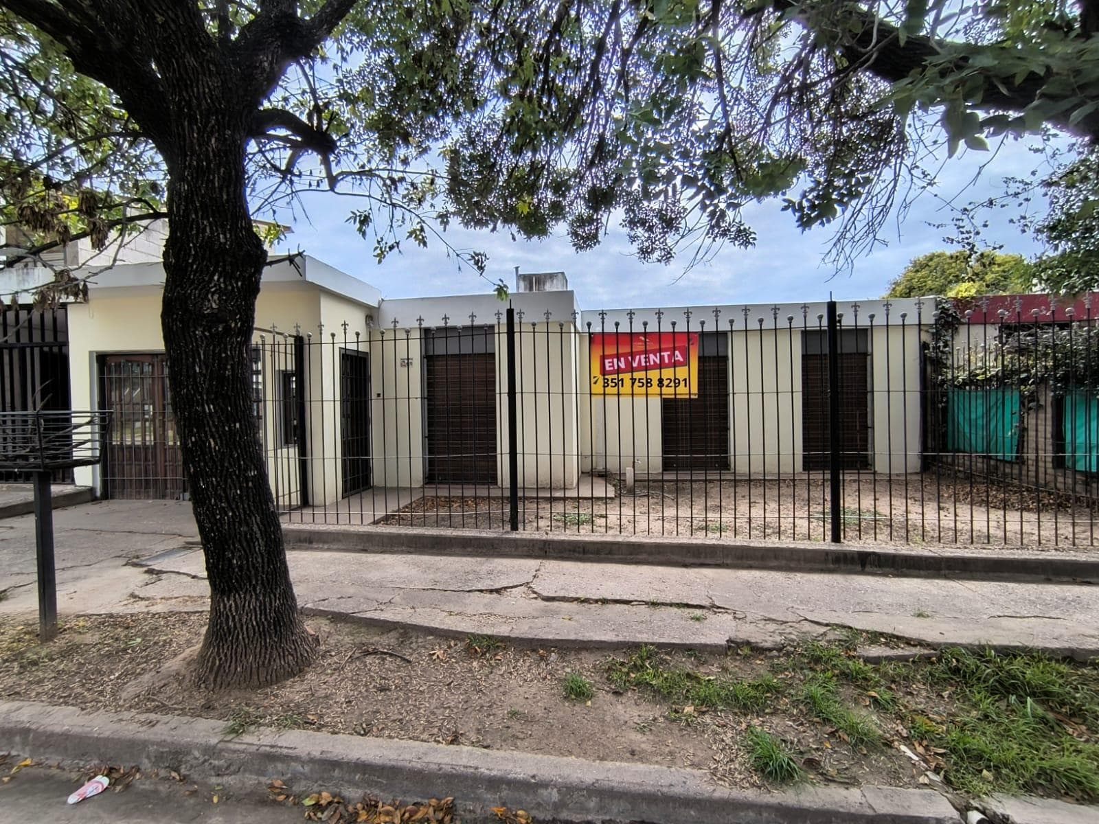 4-BEDROOM HOUSE FOR SALE IN LAS PALMAS