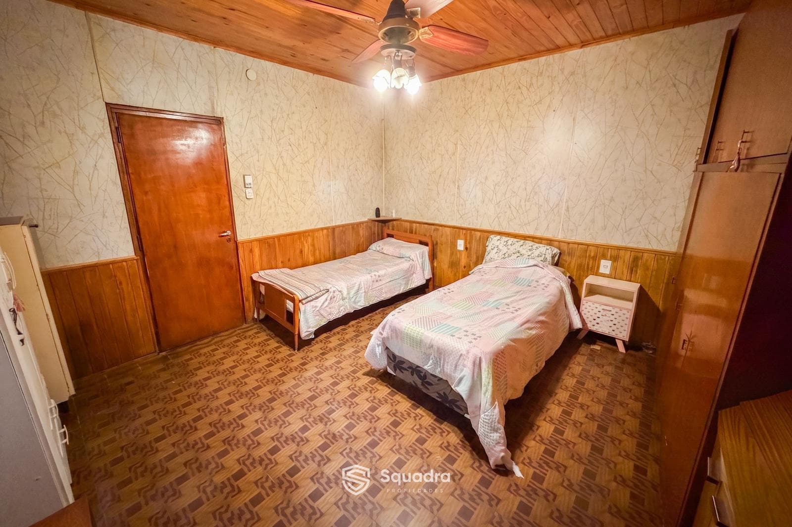 FOR SALE | TRADE - 2-bedroom house with outdoor kitchen, barbecue area, and laundry room - Echesortu neighborhood, Rosario.