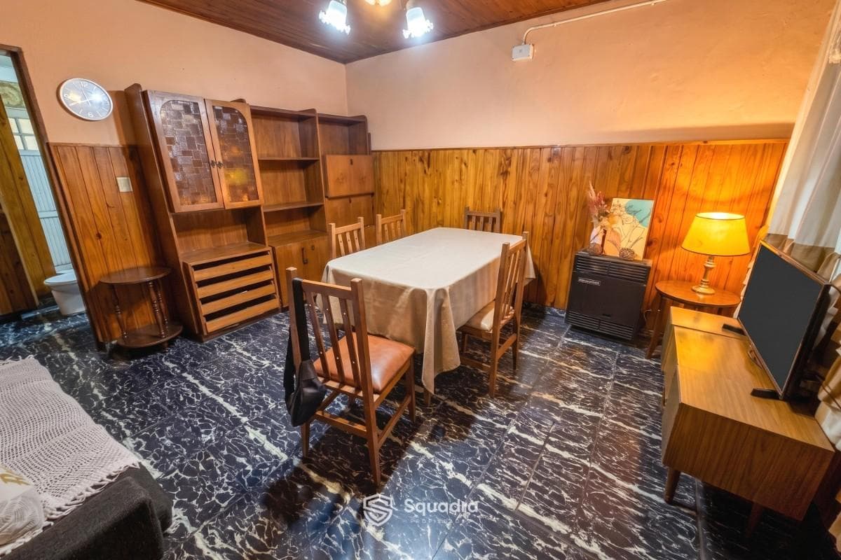 FOR SALE | TRADE - 2-bedroom house with outdoor kitchen, barbecue area, and laundry room - Echesortu neighborhood, Rosario.