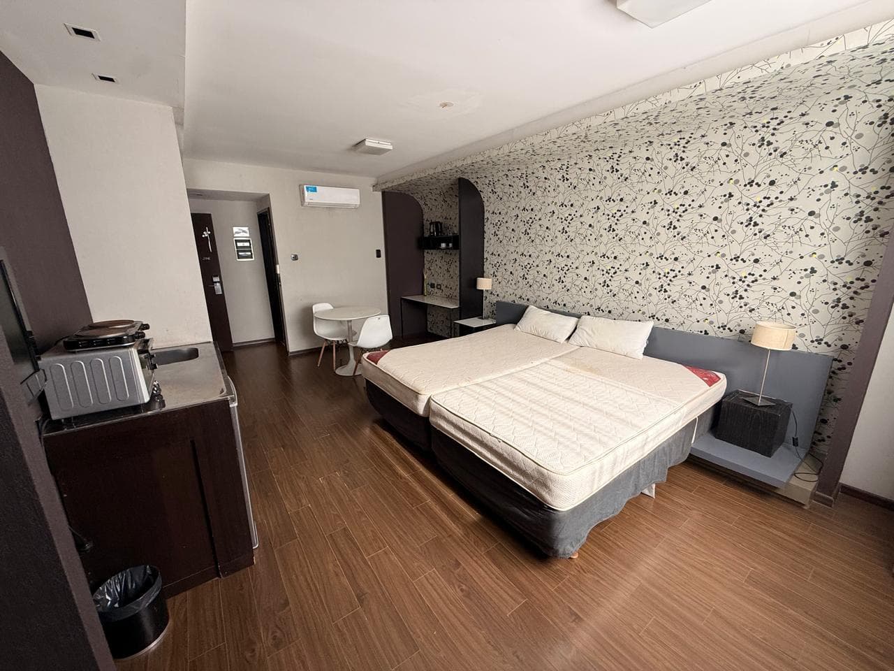 Furnished studio apartment in an "Appart Hotel" style with a gym