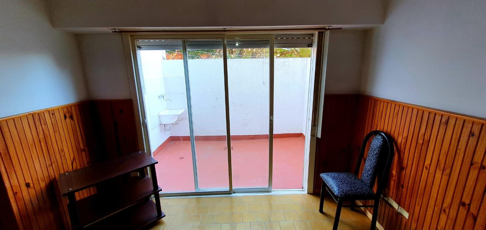Opportunity in Punta Mogotes: 1-bedroom apartment (with a partitionable layout) and patio for sale just a few meters from the ocean