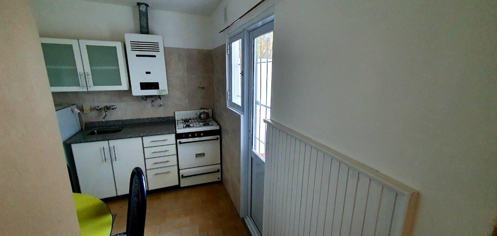 Opportunity in Punta Mogotes: 1-bedroom apartment (with a partitionable layout) and patio for sale just a few meters from the ocean