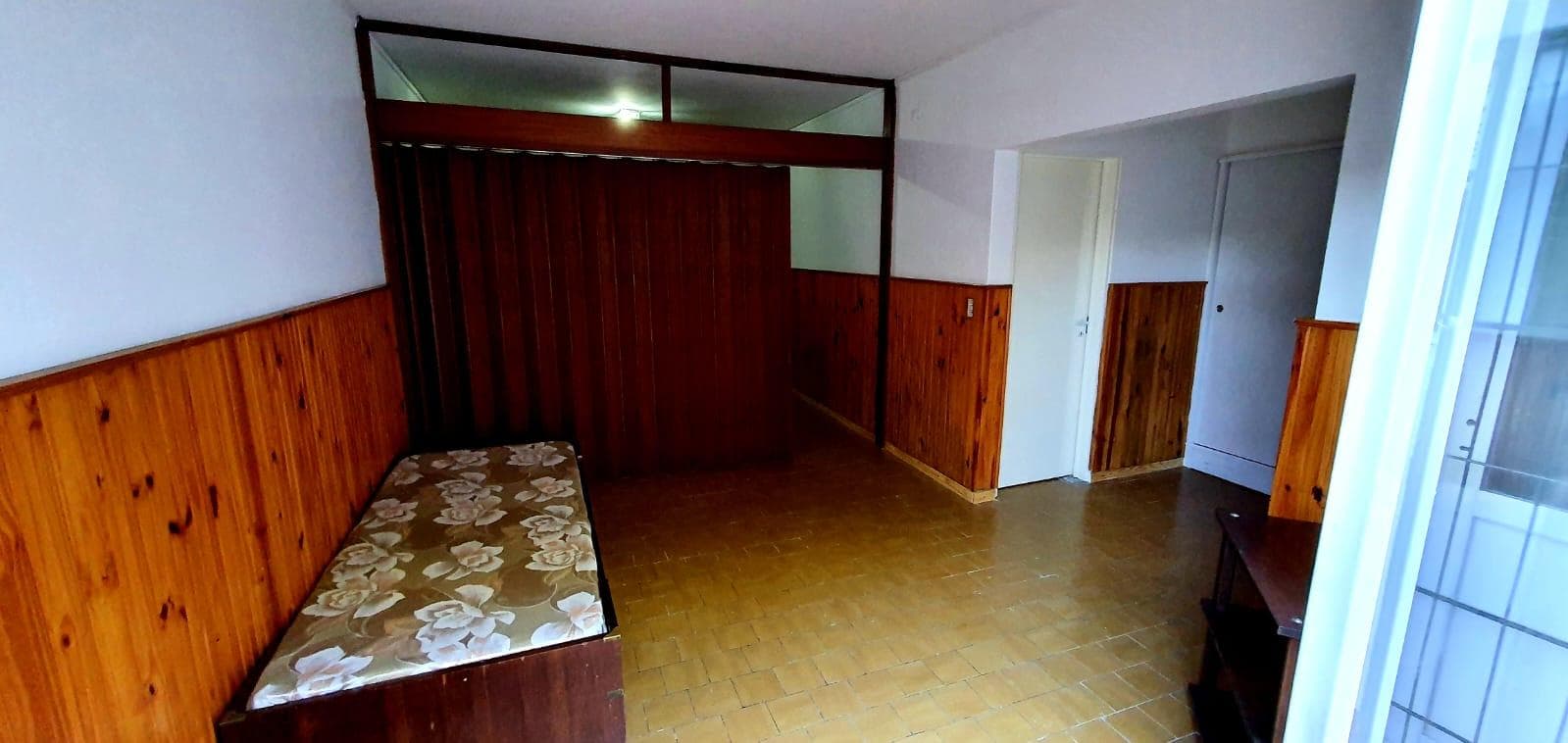 Opportunity in Punta Mogotes: 1-bedroom apartment (with a partitionable layout) and patio for sale just a few meters from the ocean