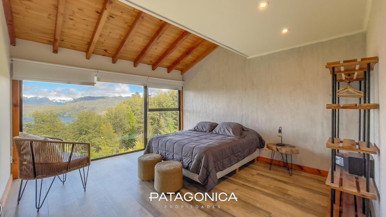 FOR SALE: 4-room furnished apartment, 140 m², UF 3, with a view of the lake, Villa La Angostura