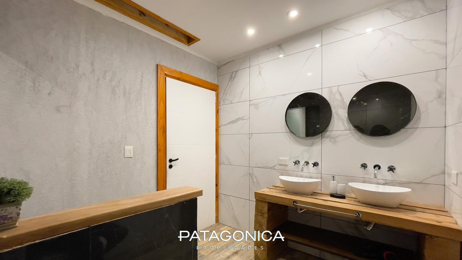 FOR SALE: 4-room furnished apartment, 140 m², UF 3, with a view of the lake, Villa La Angostura