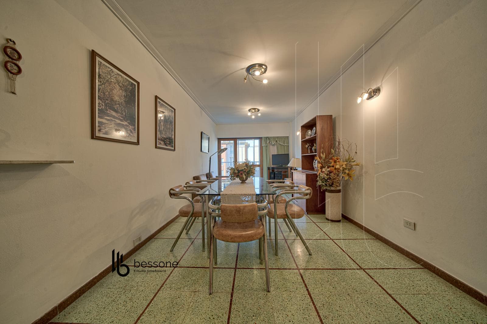 4-Room Apartment with Garage and Maid's Quarters in Plaza Colón