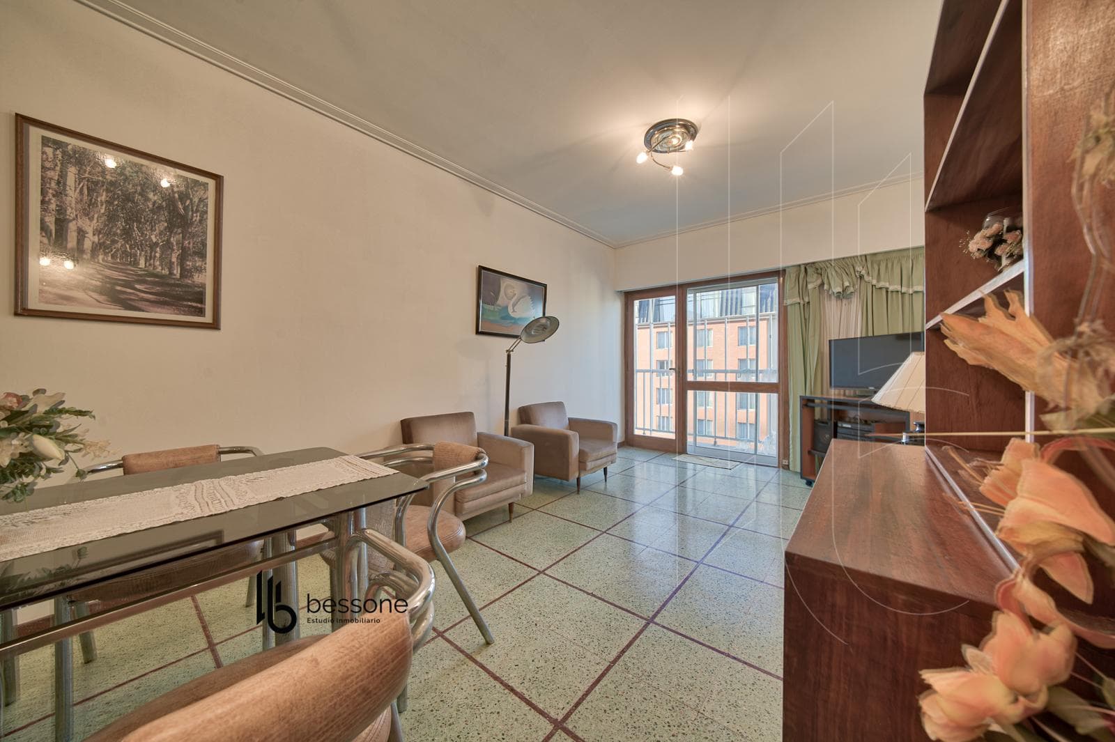 4-Room Apartment with Garage and Maid's Quarters in Plaza Colón