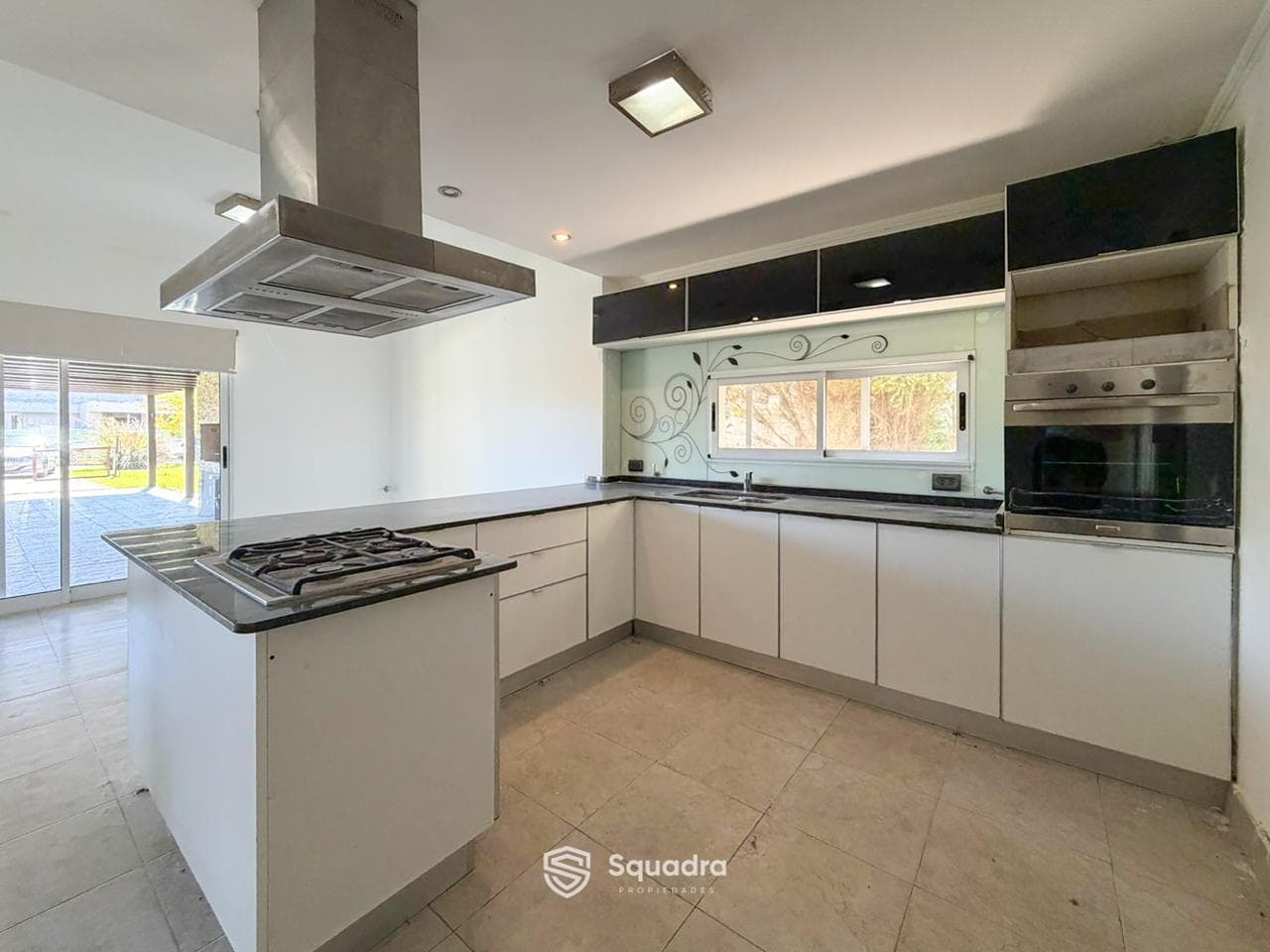 FOR SALE | TRADE - 3-bedroom house with a yard and pool - Puerto Roldán - QUALIFIES FOR A LOAN.