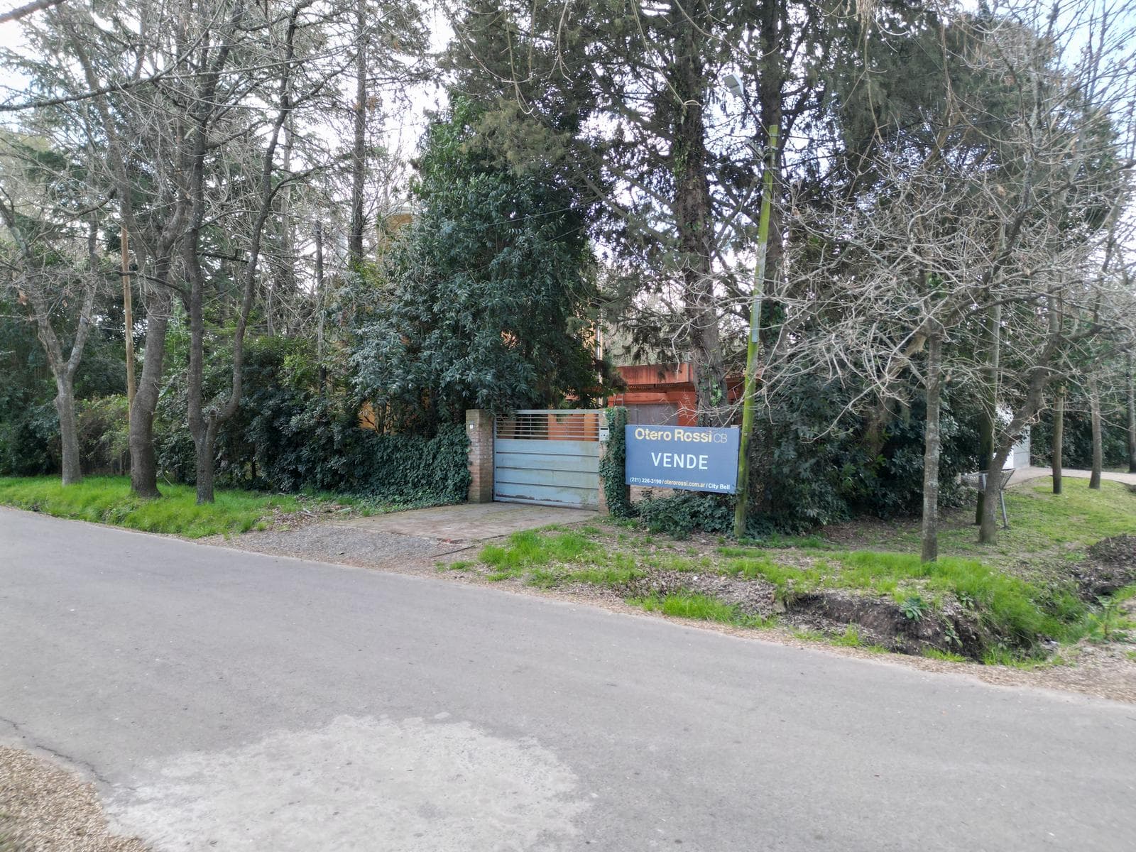 LAND FOR SALE, 19 X 42. It is located in a prime spot in VILLA ELISA