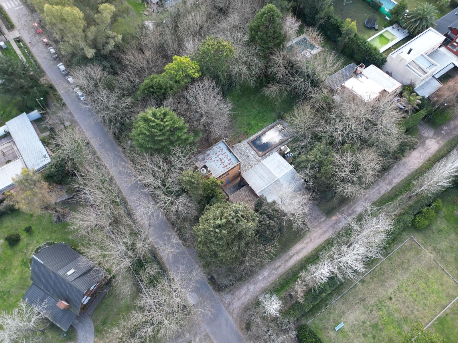LAND FOR SALE, 19 X 42. It is located in a prime spot in VILLA ELISA
