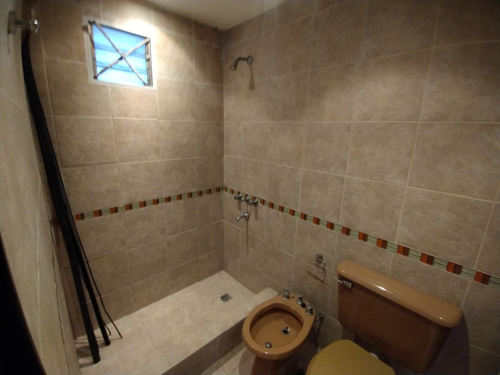 HOUSE FOR SALE: Needs Renovation, Large Lot in Berazategui