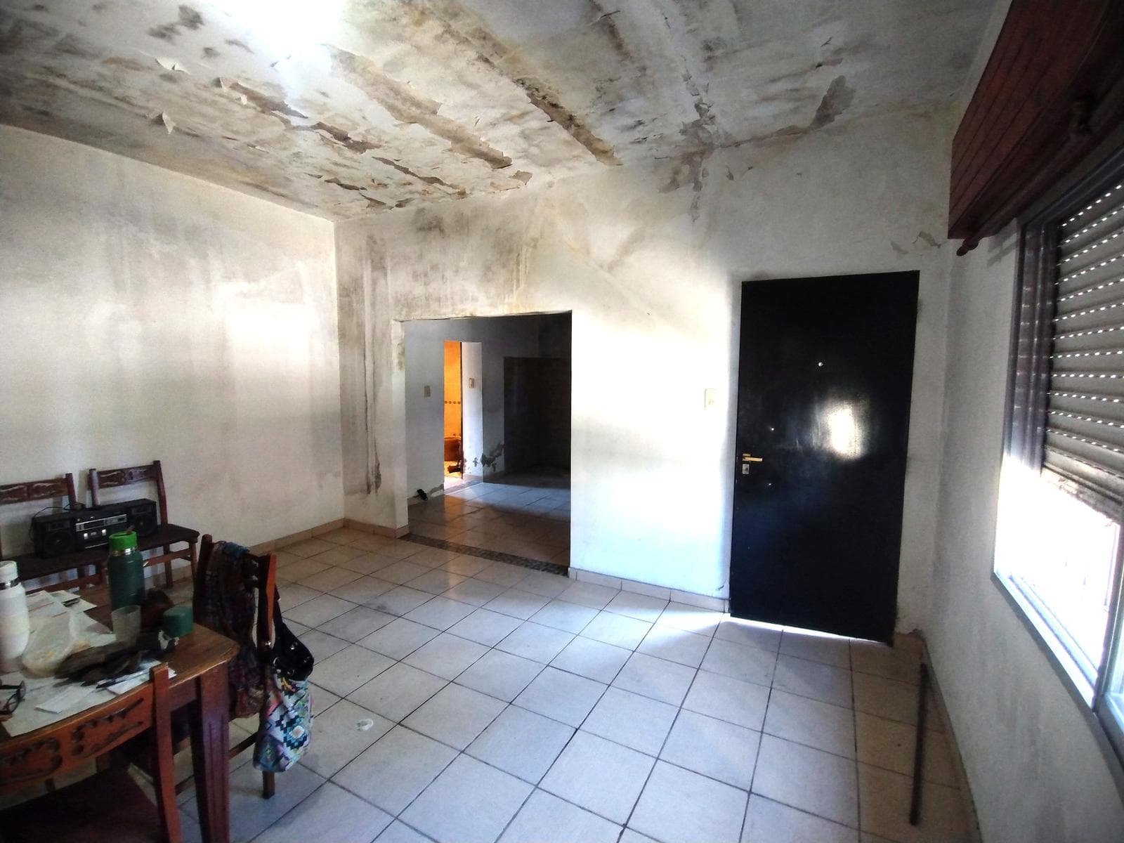 HOUSE FOR SALE: Needs Renovation, Large Lot in Berazategui