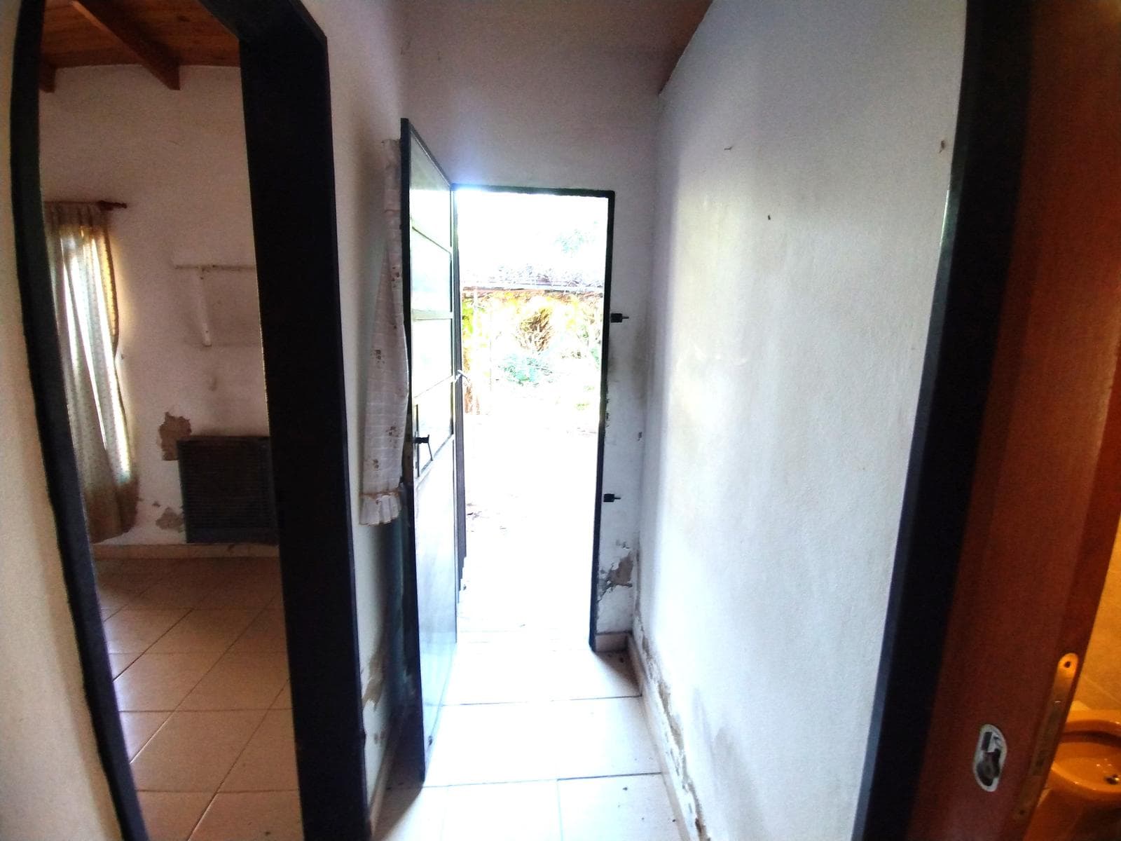 HOUSE FOR SALE: Needs Renovation, Large Lot in Berazategui