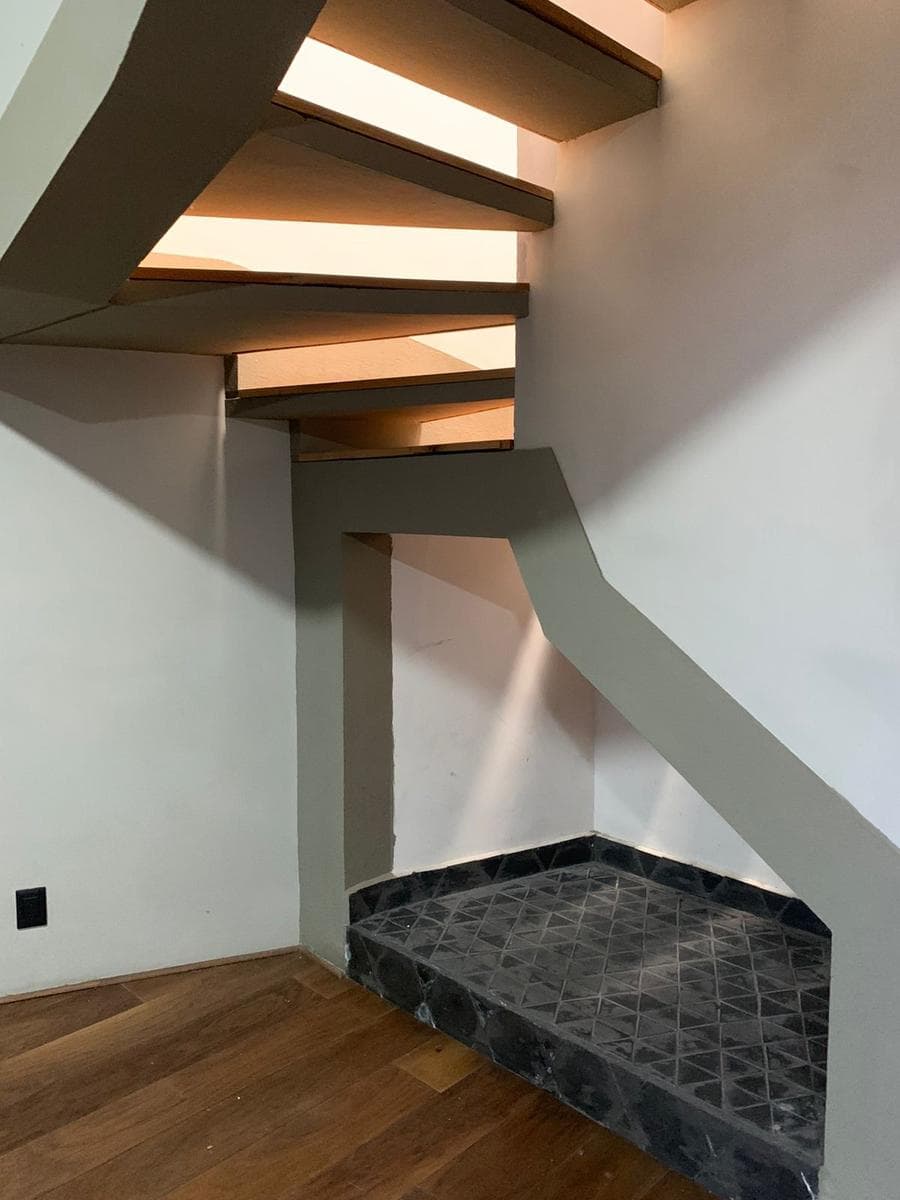 House for Sale in Del Carmen Coyoacán with 5 Bedrooms and Commercial Zoning
