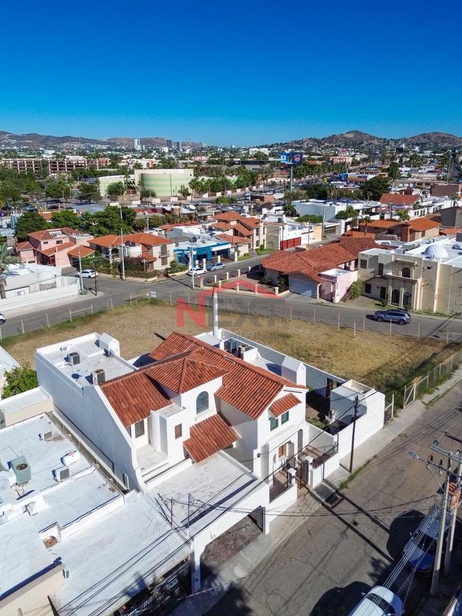 LAND FOR SALE IN THE PRADOS DE CENTENARIO NEIGHBORHOOD