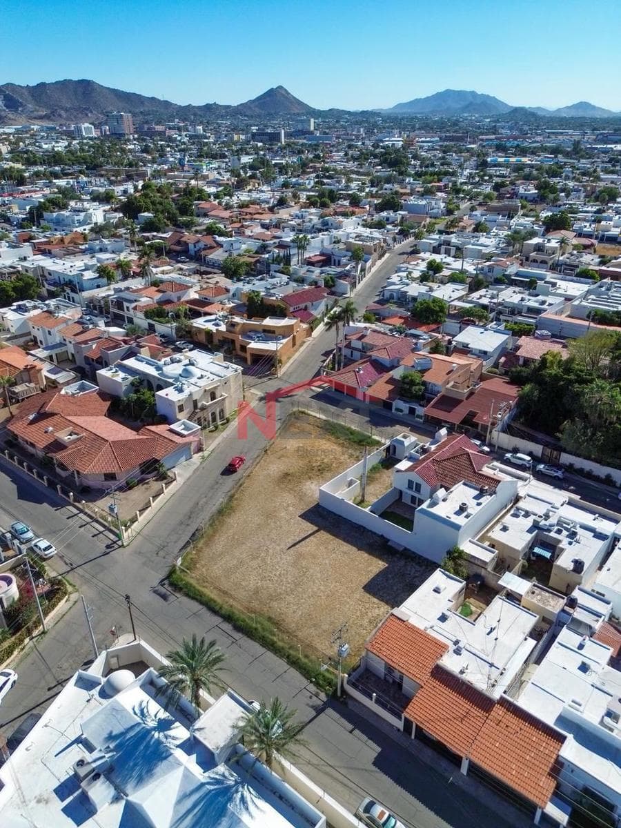 LAND FOR SALE IN THE PRADOS DE CENTENARIO NEIGHBORHOOD