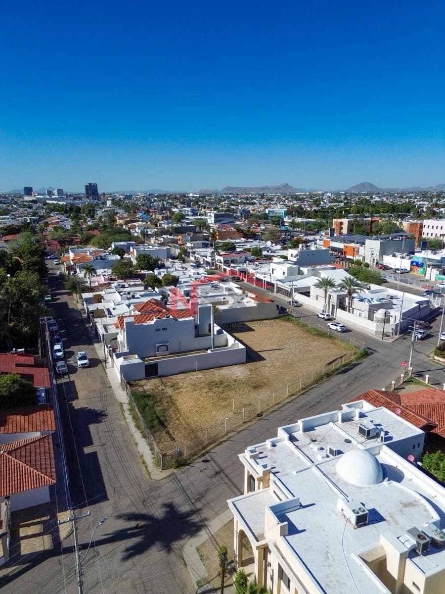 LAND FOR SALE IN THE PRADOS DE CENTENARIO NEIGHBORHOOD
