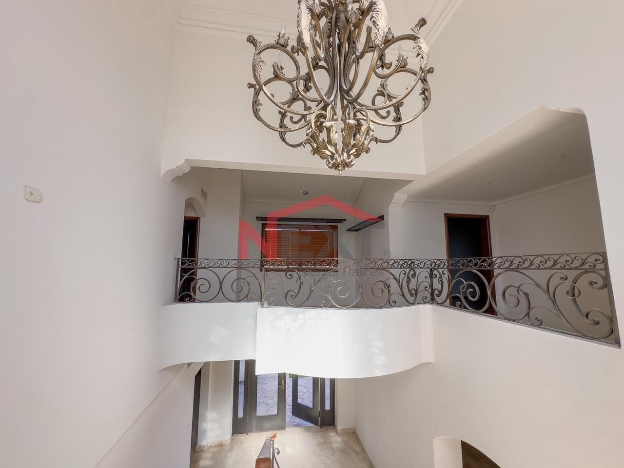 HOUSE FOR SALE IN THE PRADOS DE CENTENARIO NEIGHBORHOOD