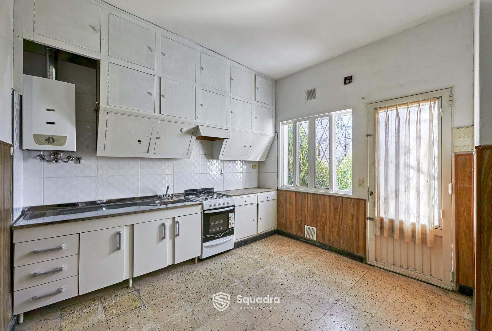 FOR SALE - 3-bedroom house with 2 patios - España y Hospitales neighborhood, Rosario. - QUALIFIES FOR A MORTGAGE.