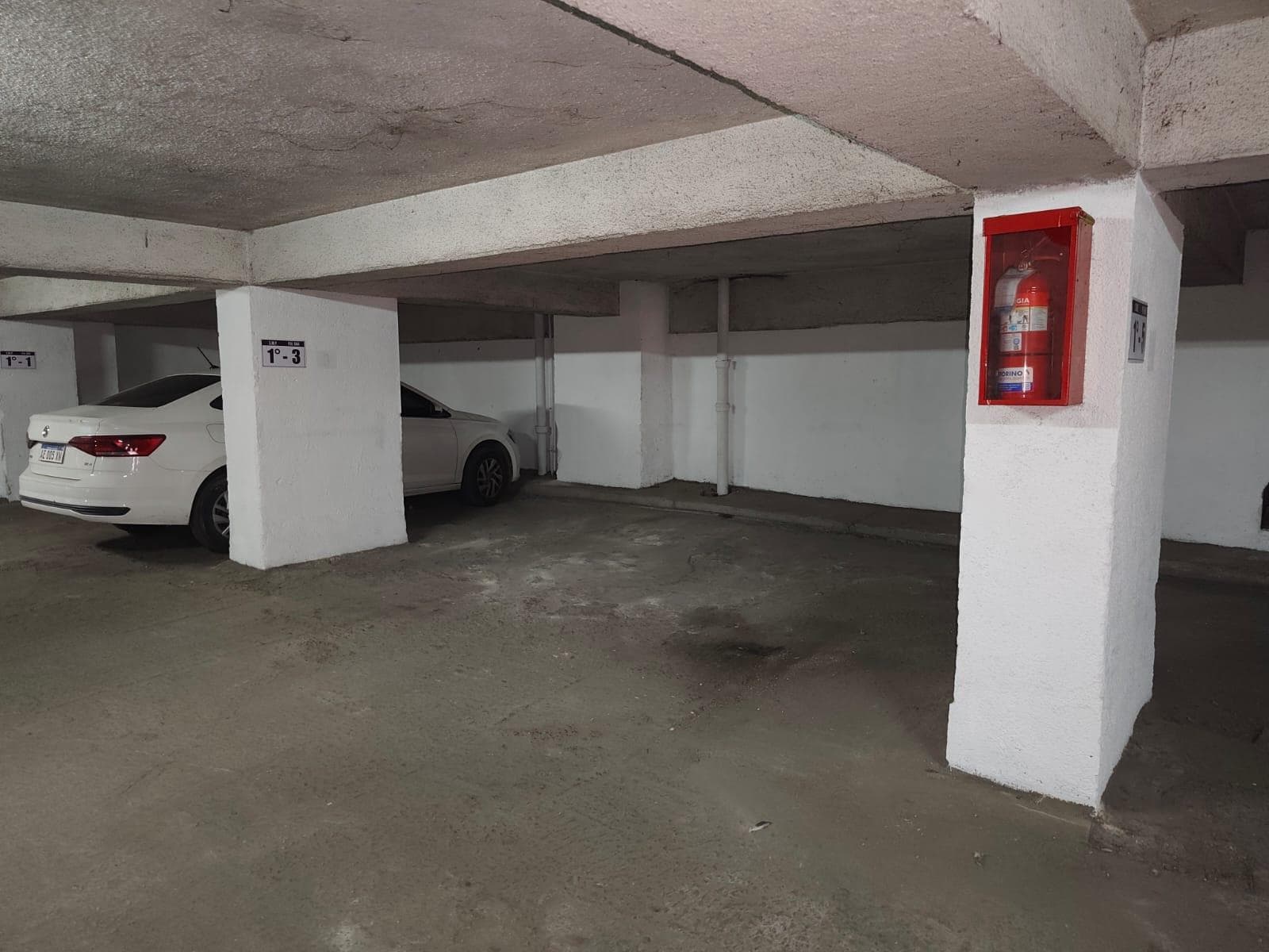 Garage for Sale in Downtown Córdoba