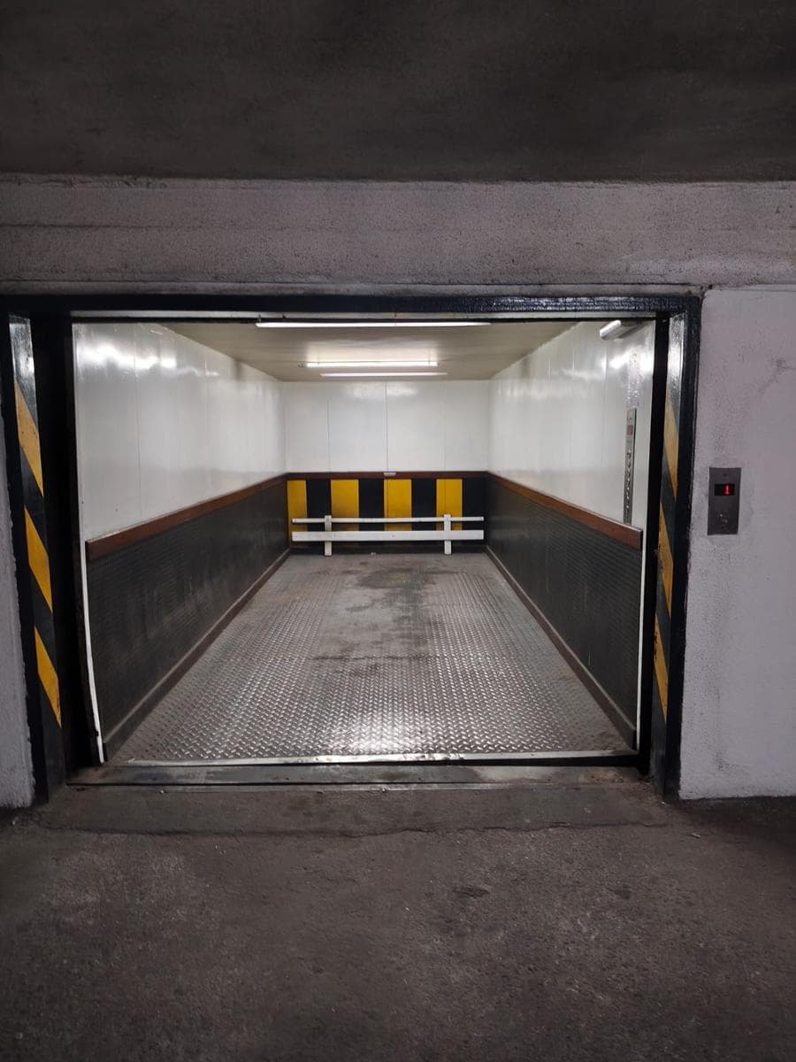 Garage for Sale in Downtown Córdoba