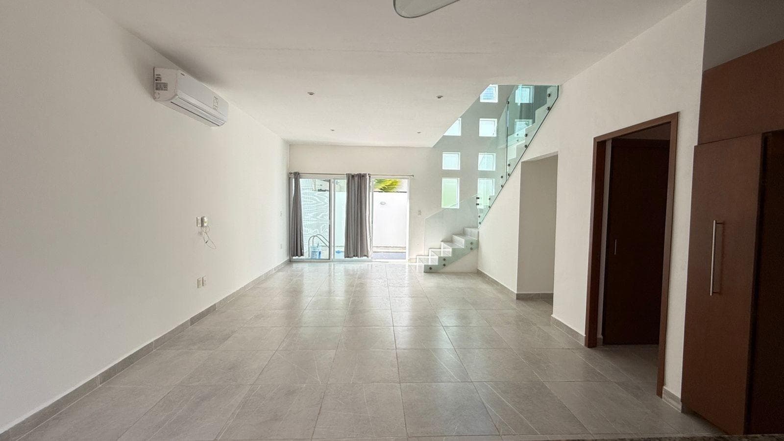 House for Sale in the Aqua Residential Complex