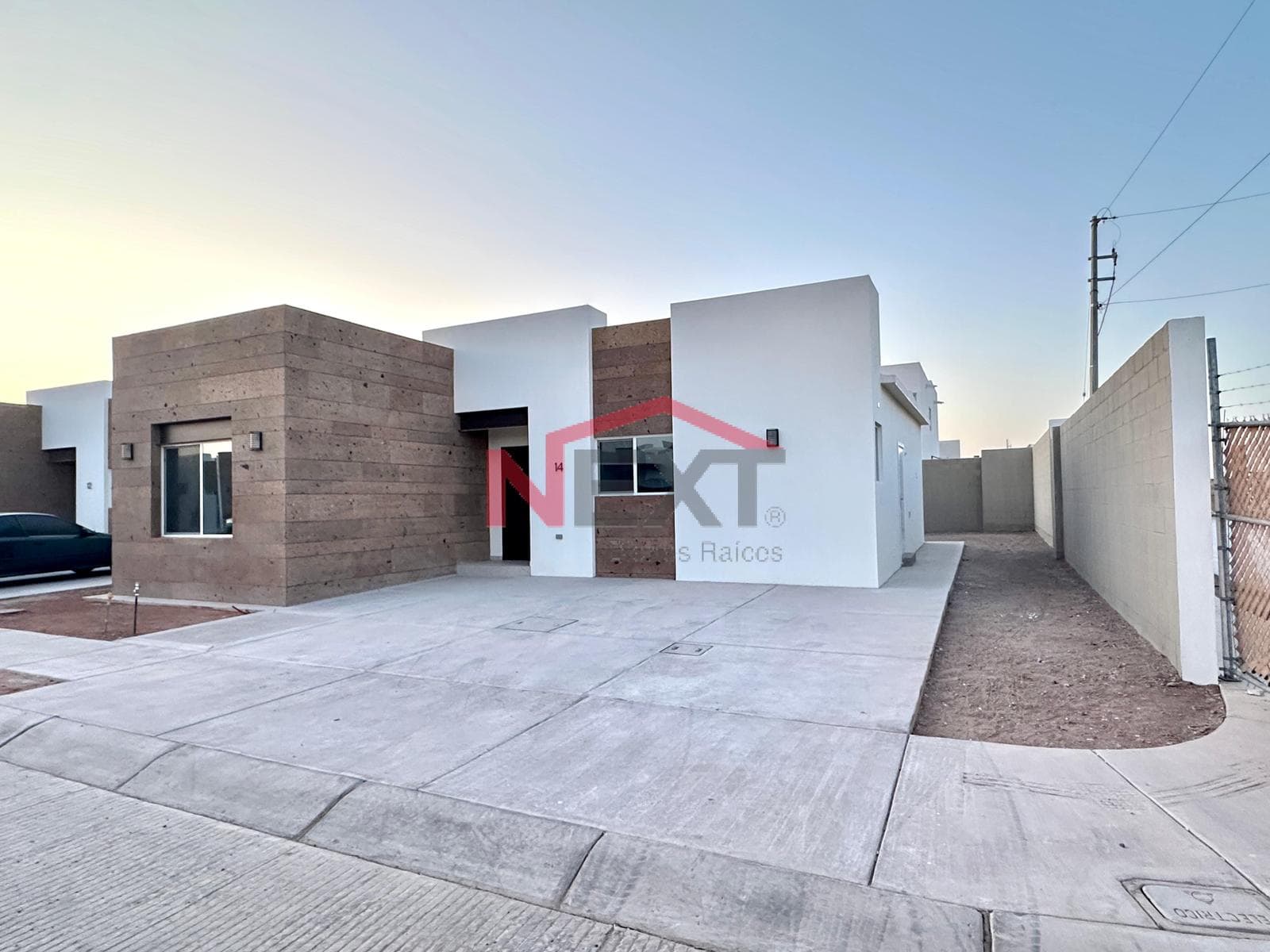 HOUSE FOR SALE IN LA CORUÑA RESIDENTIAL AREA