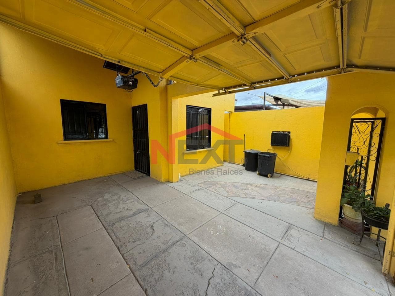 HOUSE FOR SALE IN VILLA DEL REAL