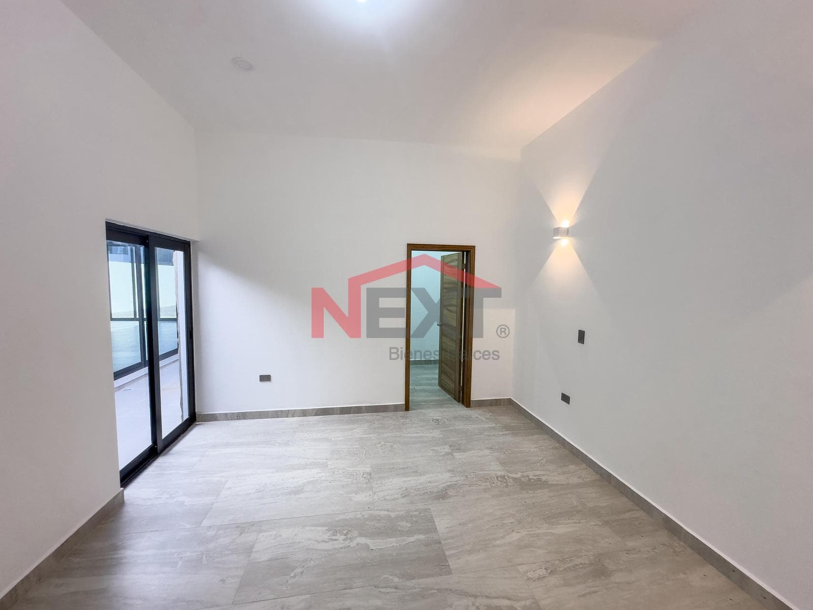 HOUSE FOR SALE IN BEROA RESIDENCIAL