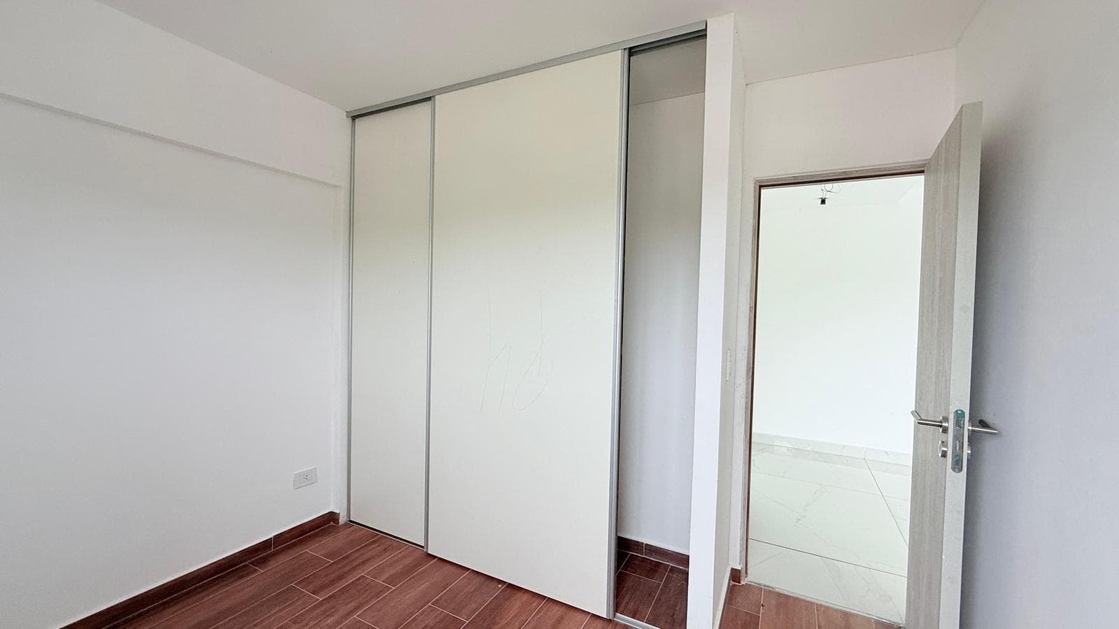 For Sale: Brand-New Two-Bedroom Apartment with Balcony and Amenities. Echesortu