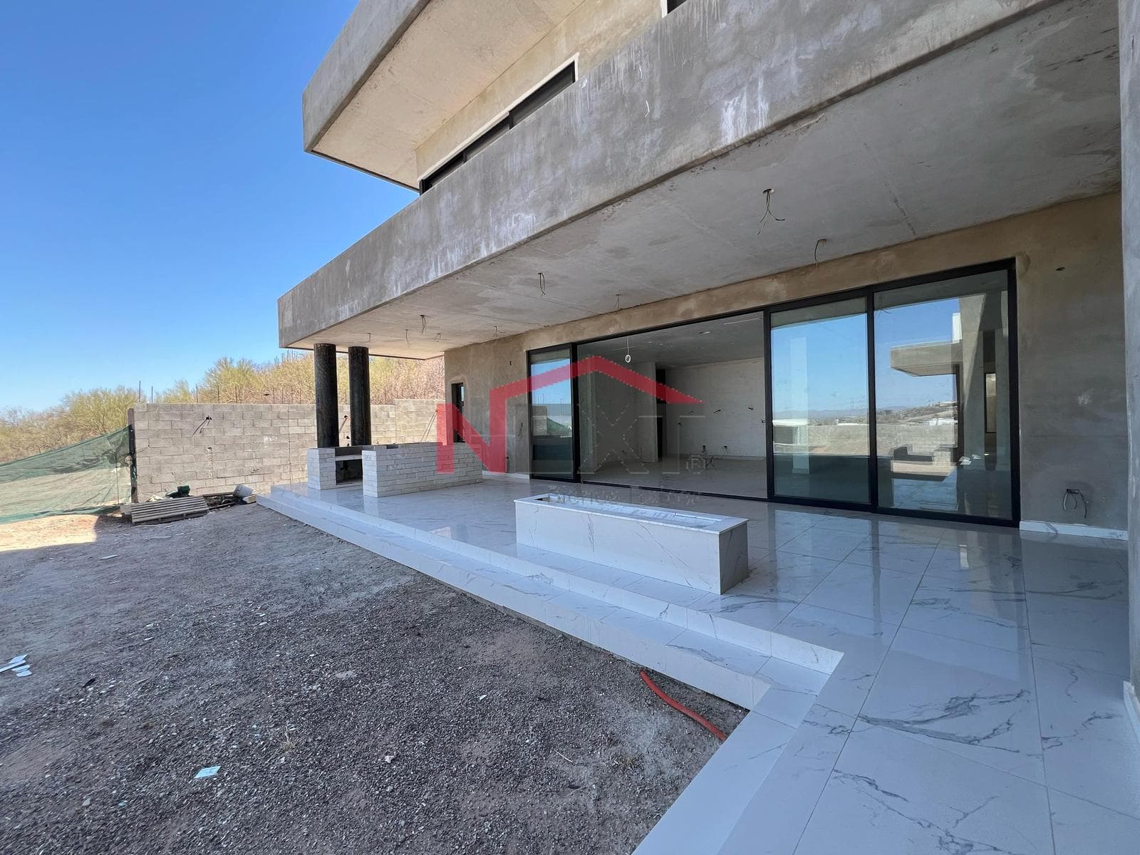 HOUSE FOR SALE IN A RESIDENTIAL ESTATE