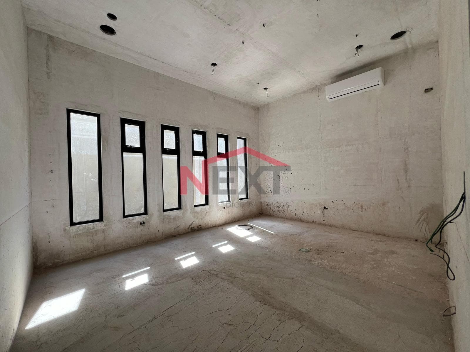 HOUSE FOR SALE IN A RESIDENTIAL ESTATE