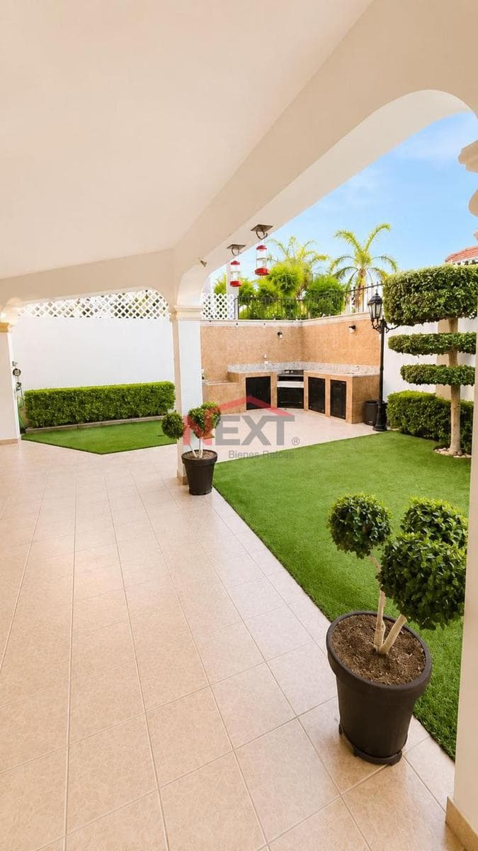 HOUSE FOR SALE IN LA PALOMA II