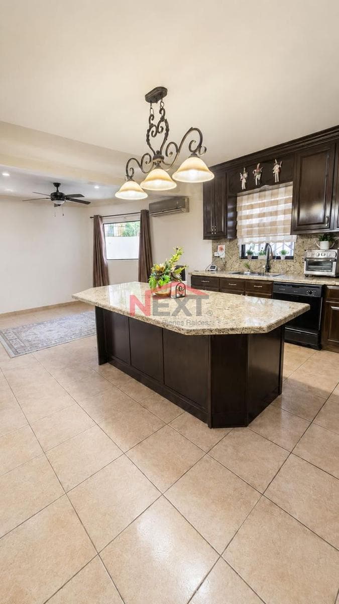 HOUSE FOR SALE IN LA PALOMA II