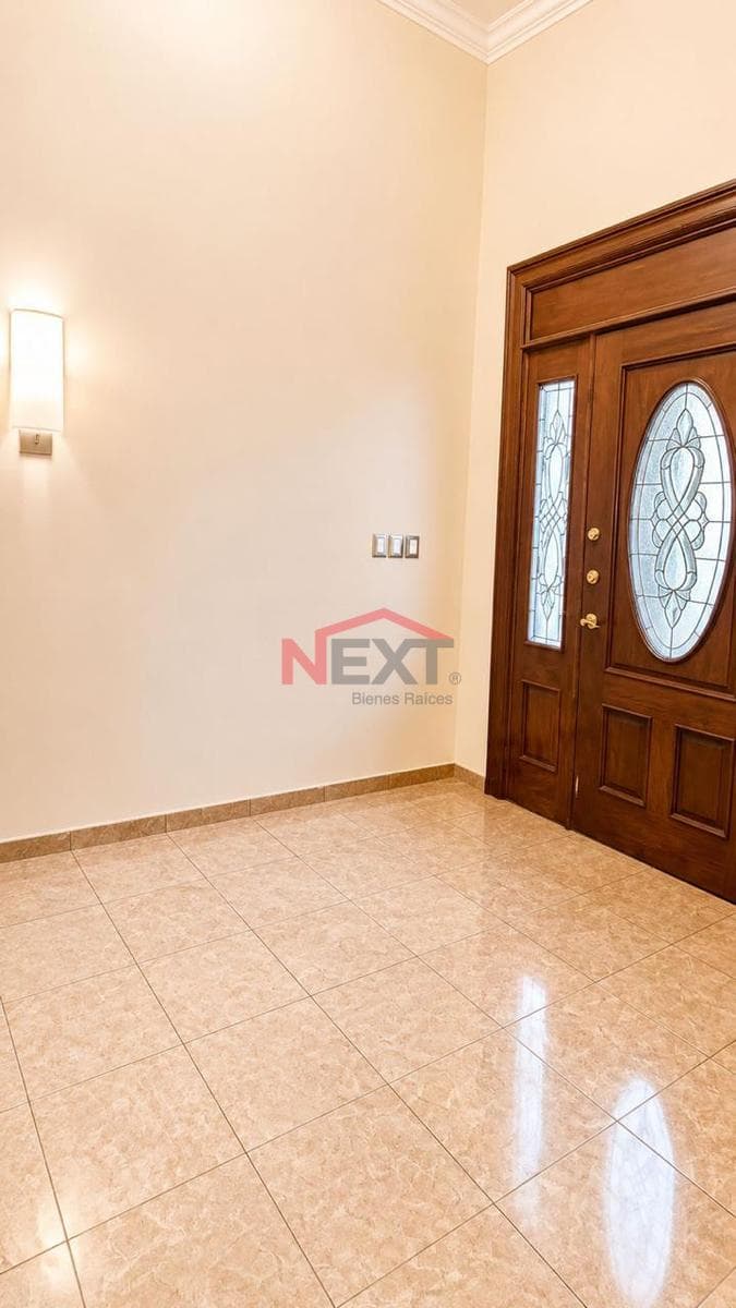 HOUSE FOR SALE IN LA PALOMA II