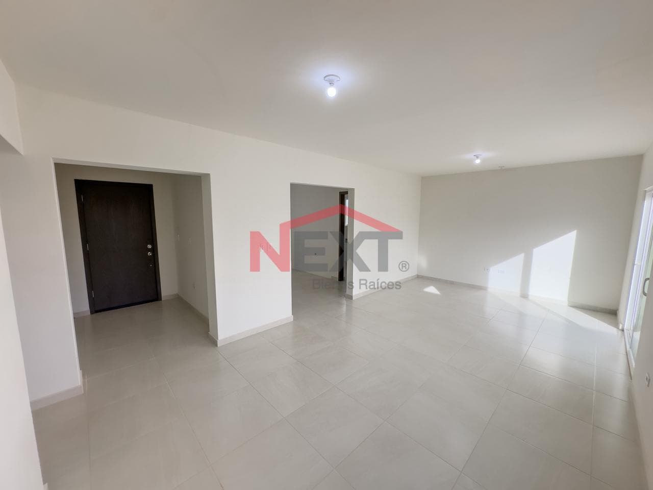HOUSE FOR SALE IN A RESIDENTIAL NEIGHBORHOOD IN A CORUÑA