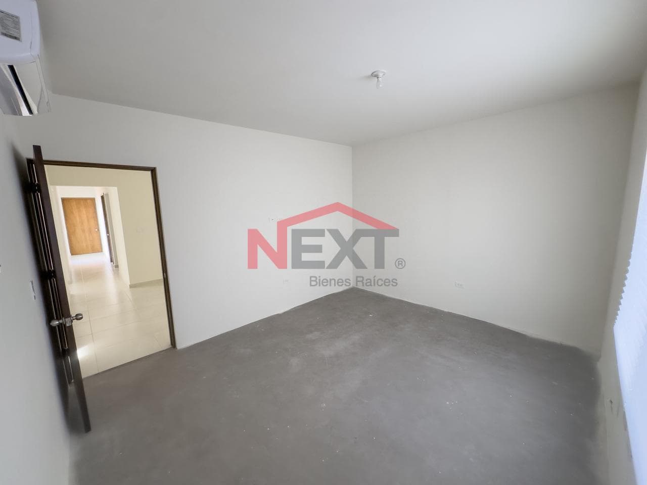 HOUSE FOR SALE IN A RESIDENTIAL NEIGHBORHOOD IN A CORUÑA