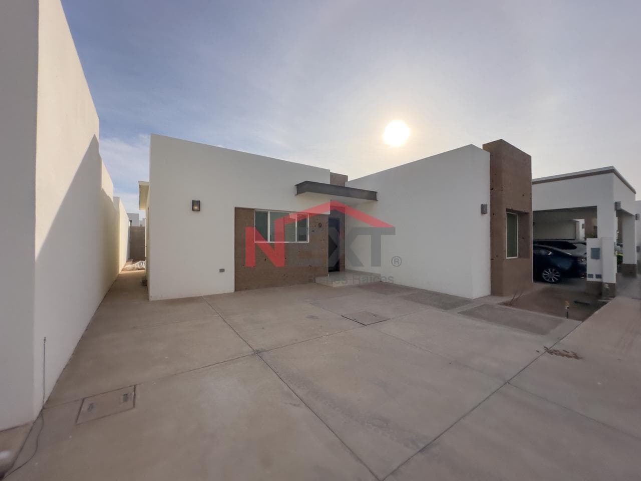 HOUSE FOR SALE IN A RESIDENTIAL NEIGHBORHOOD IN A CORUÑA
