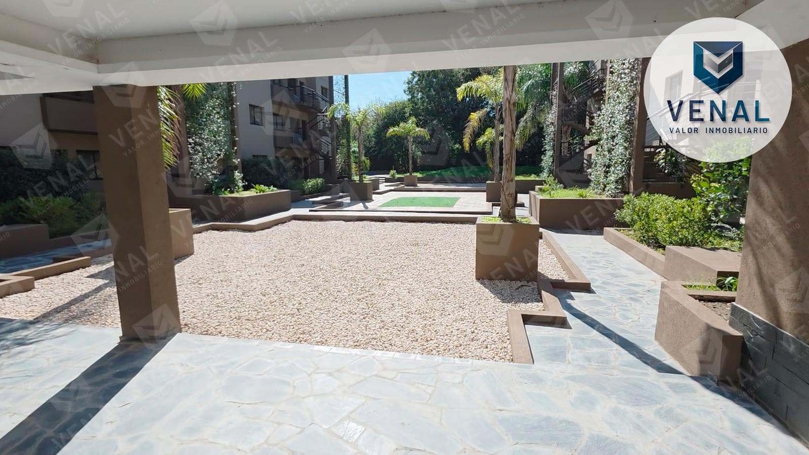 For Sale: 50 m² 2-bedroom brand-new apartment with balcony, electricity, gas, pool, and grill; financing available with 60% down payment