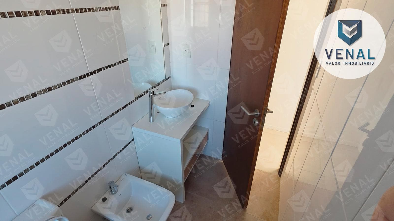 For Sale: 50 m² 2-bedroom brand-new apartment with balcony, electricity, gas, pool, and grill; financing available with 60% down payment