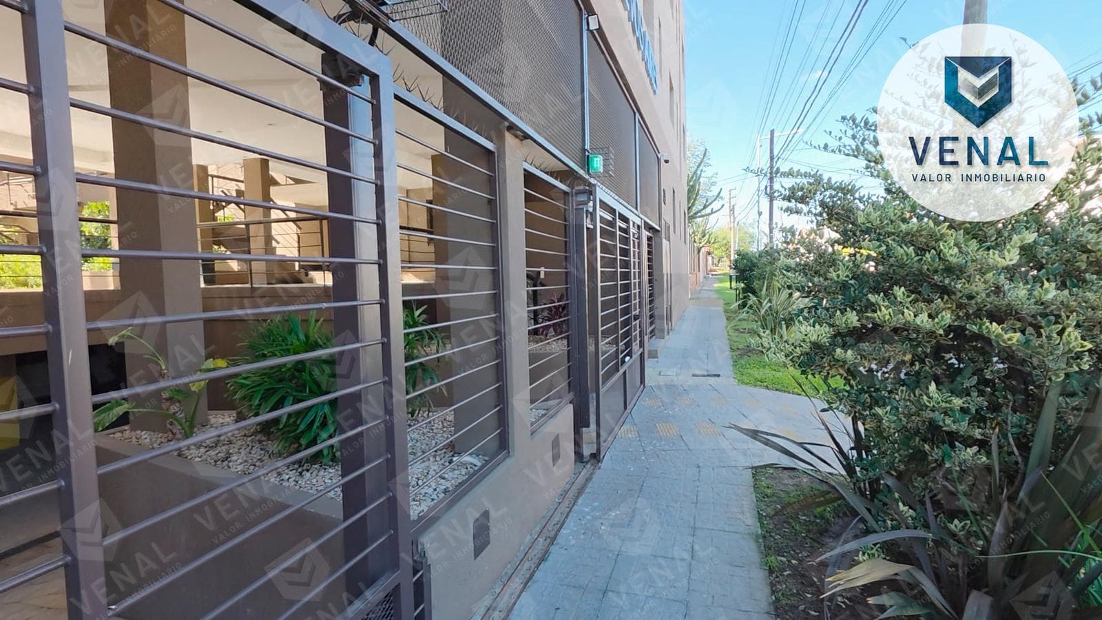 For Sale: 50 m² 2-bedroom brand-new apartment with balcony, electricity, gas, pool, and grill; financing available with 60% down payment