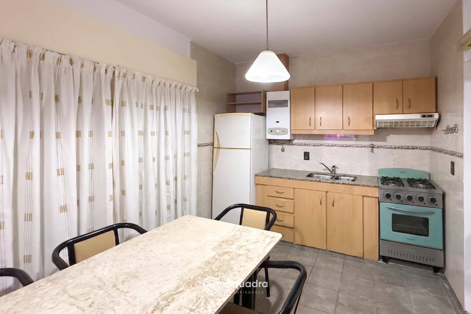 FOR SALE - Corridor-style house with a patio and barbecue - Belgrano neighborhood, Rosario.