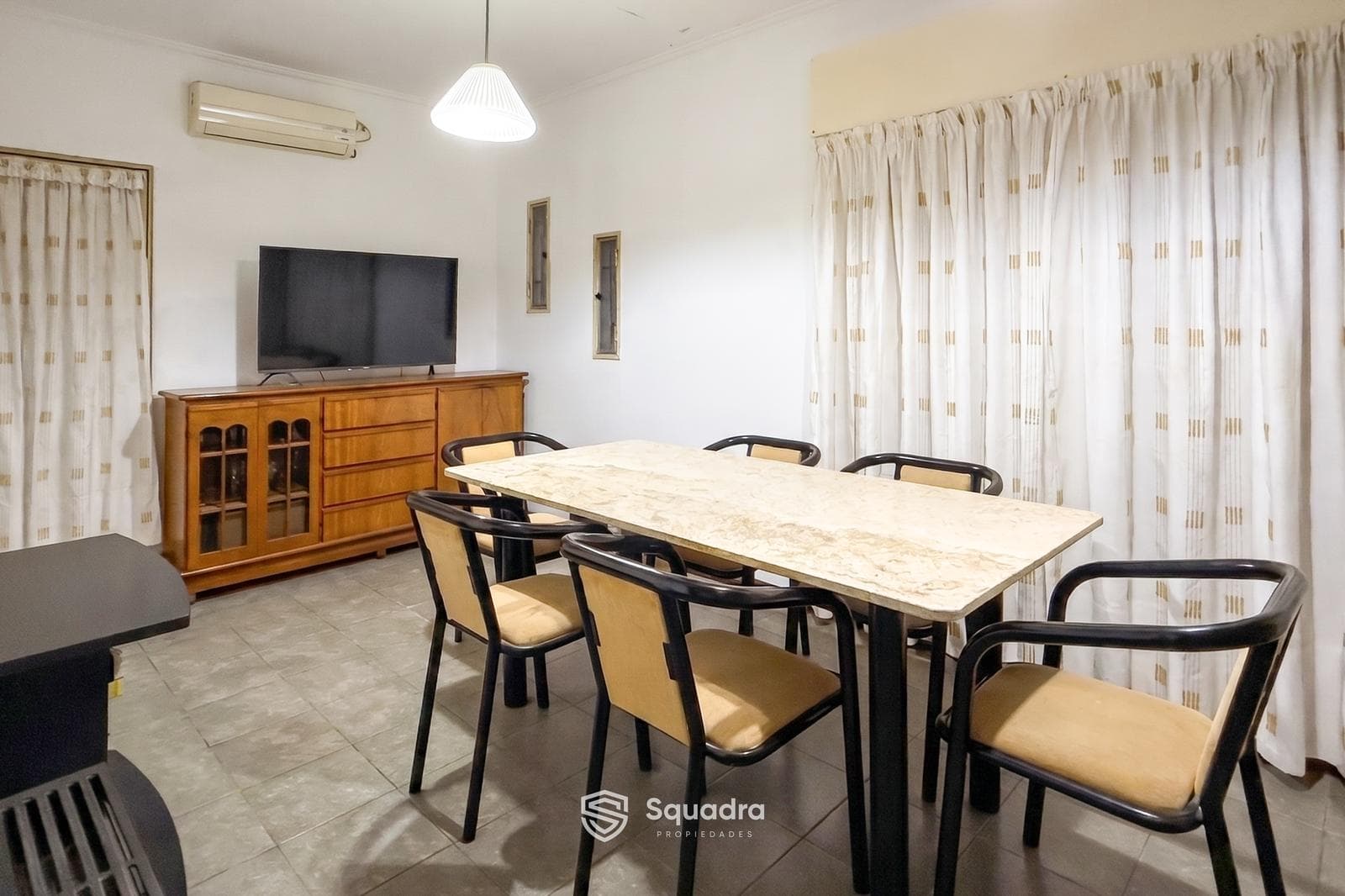 FOR SALE - Corridor-style house with a patio and barbecue - Belgrano neighborhood, Rosario.