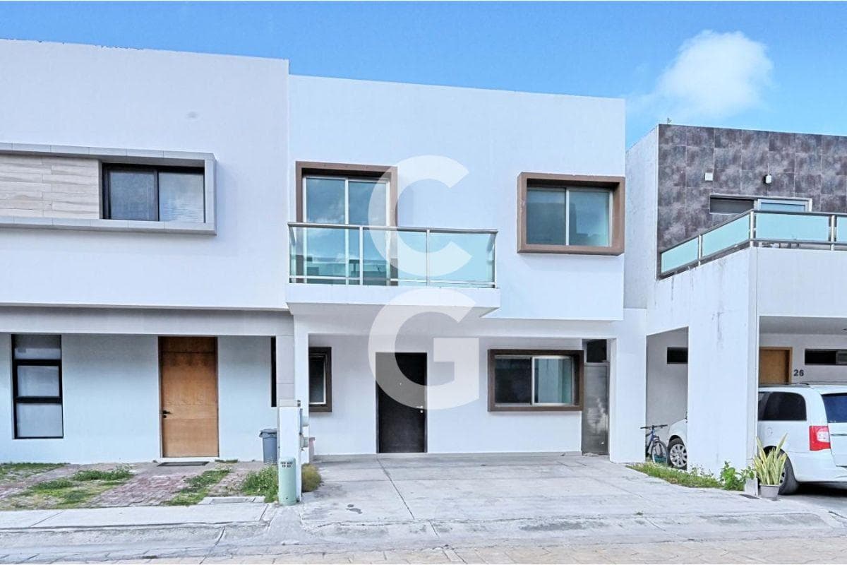 House for Rent in Cancún in the Arbolada by Cumbres Residential Complex—Terrace and 3 Bedrooms