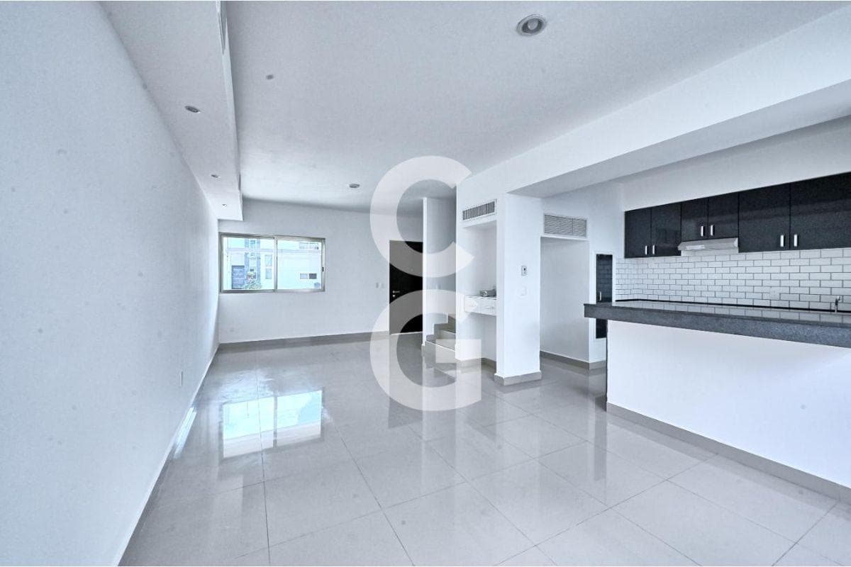 House for Rent in Cancún in the Arbolada by Cumbres Residential Complex—Terrace and 3 Bedrooms