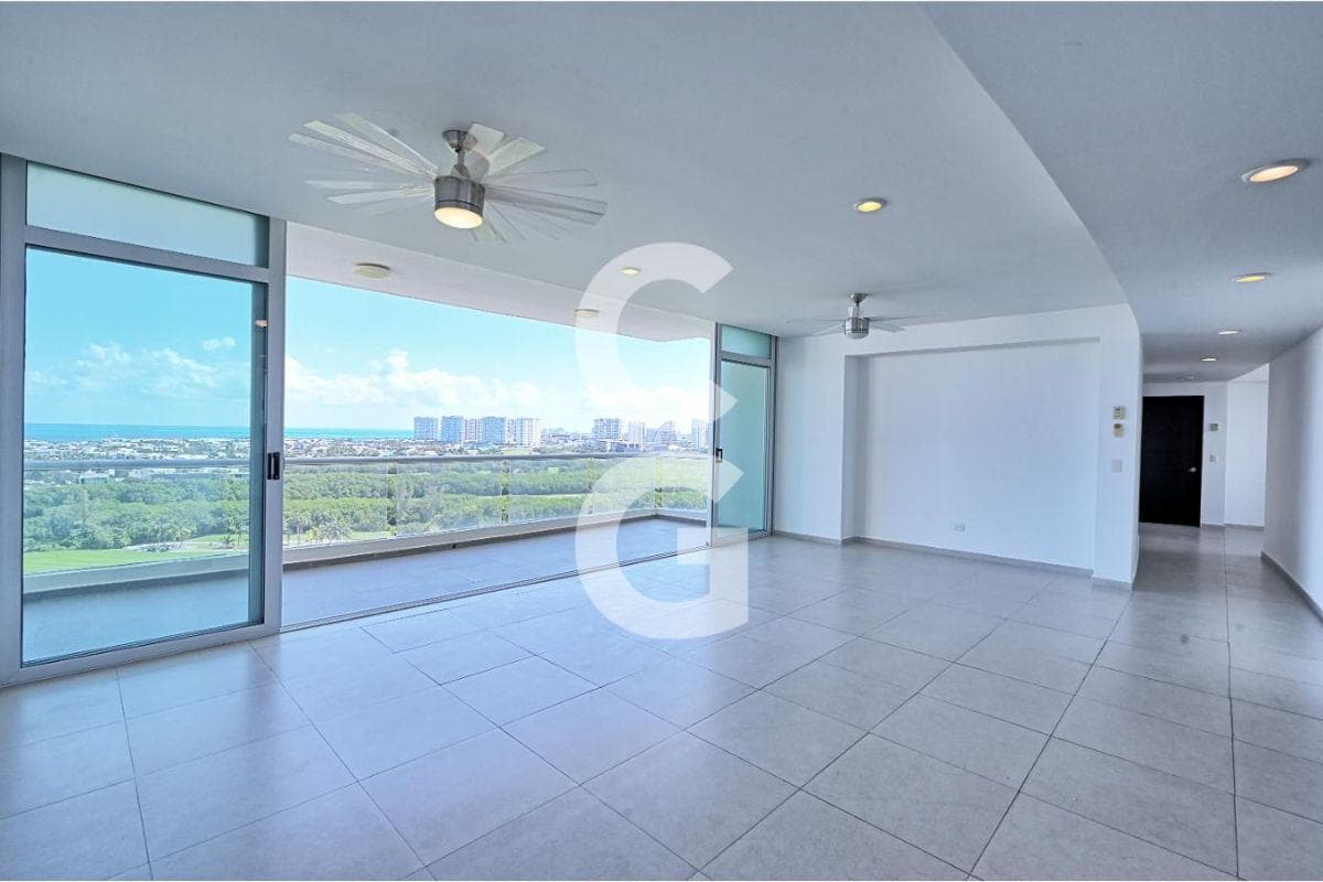 Apartment for Rent in Cancún in the Palmeras Residential Complex with Ocean Views and 3 Bedrooms