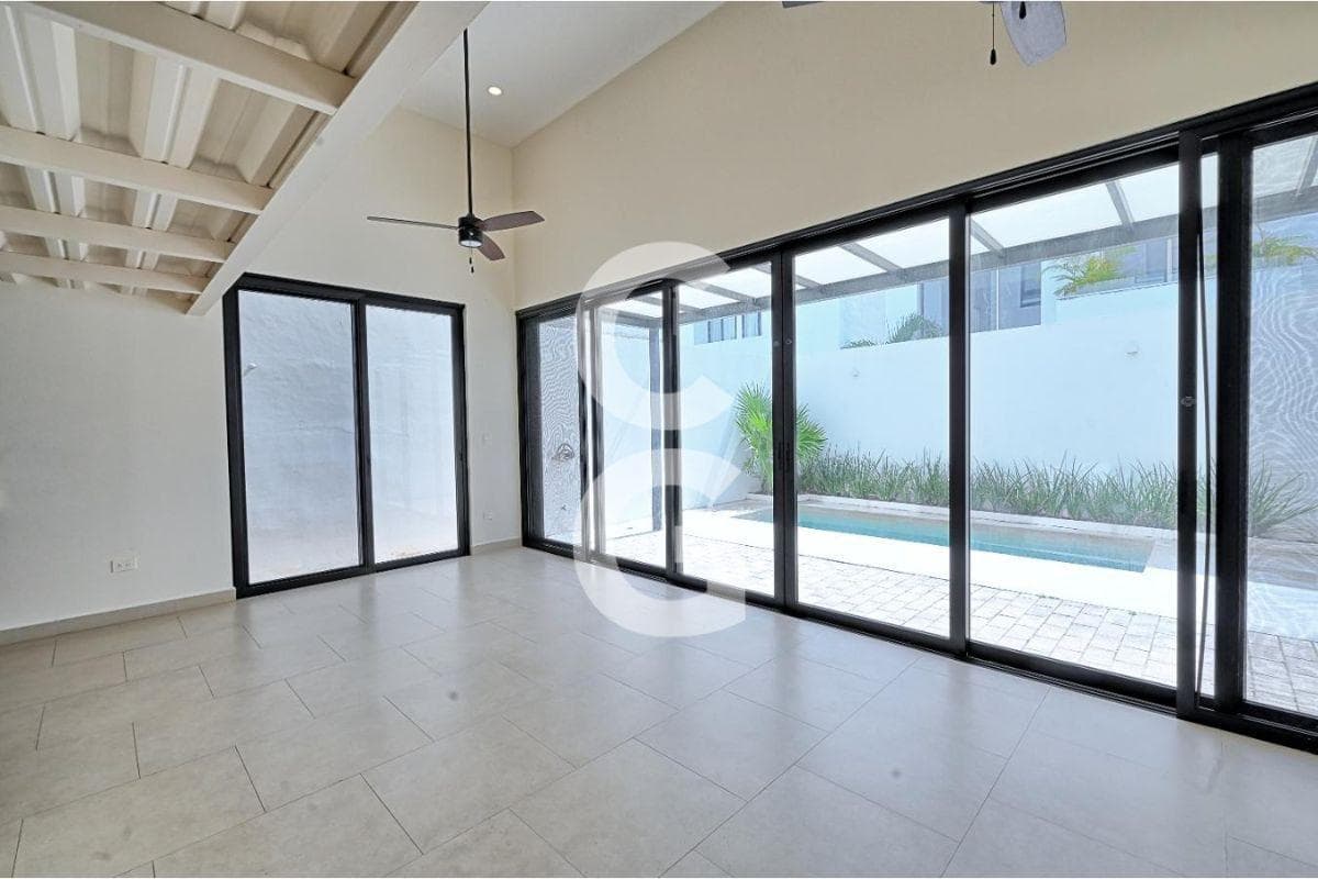 House for Sale and Rent in Cancún in the Aqua Residential Complex with a Terrace and Pool