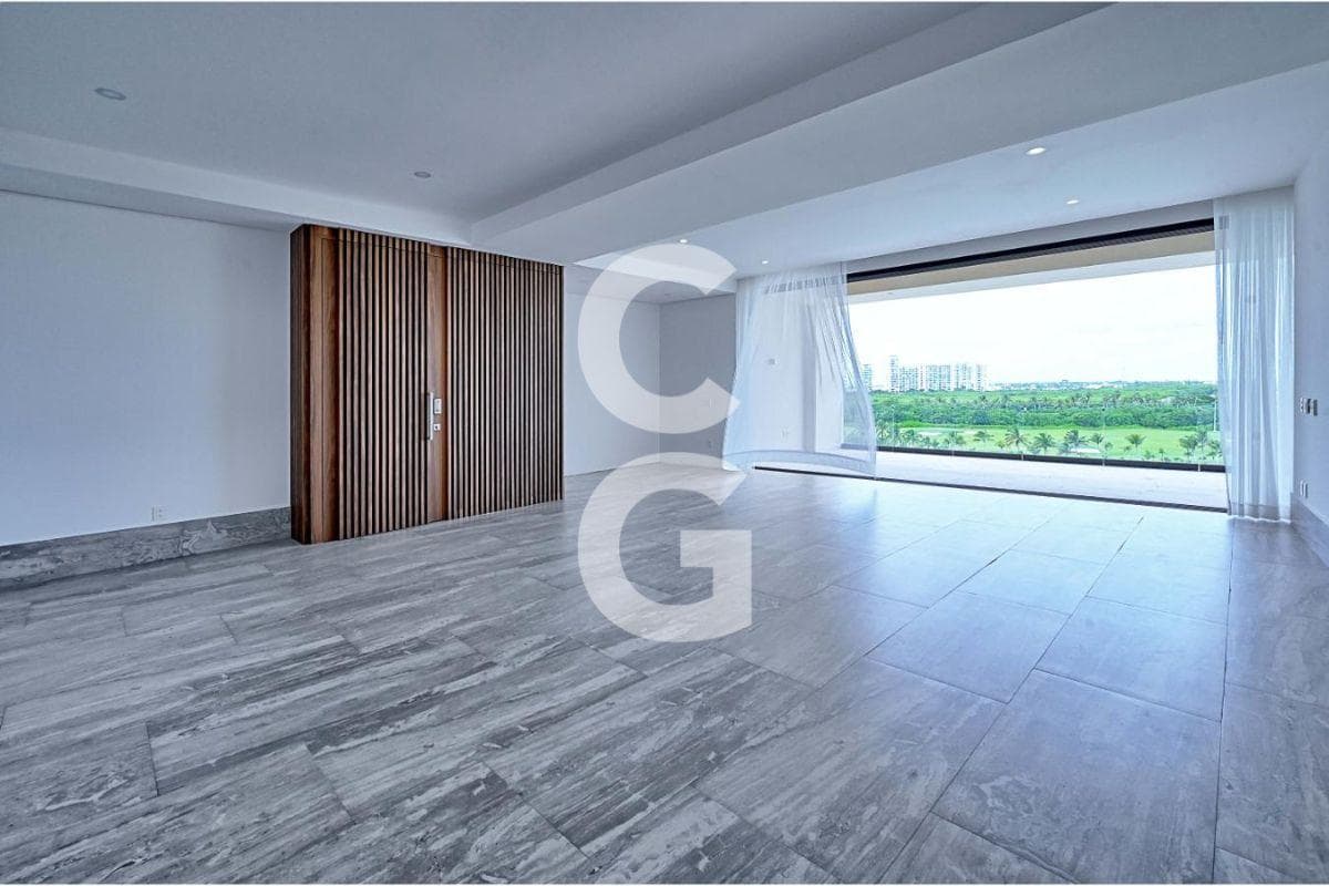 Apartment for Sale in Cancún in the La Vela Residential Complex in Puerto Cancún, with Views of the Ocean and the Canal